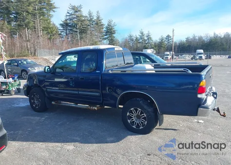 2004 Toyota Tundra Sr5 z USA, uszkodzony, nr VIN 5TBBN441X4S435172